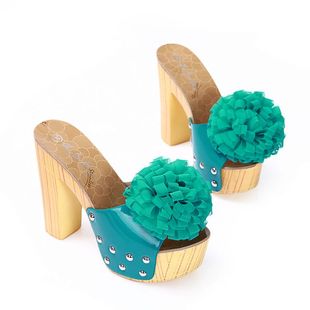 2013夏季新款花朵漆皮女鞋子一字拖鞋防水台粗跟女式超高跟凉拖鞋