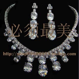 高端奢华贵妇人新娘饰品首饰结婚礼物锆石水晶项链耳环套装