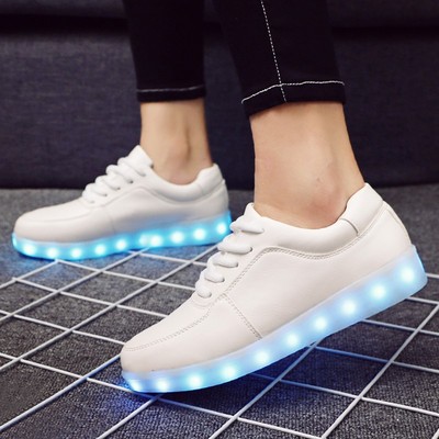 新款七彩LED鞋男女夜光板鞋学生USB充电鞋休闲情侣跑马灯发光鞋子