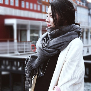 韩版学生青年明星同款围巾女冬季 长款羊绒披肩纯色i流苏加厚保暖