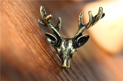 包邮 麋鹿驯鹿小胸针 复古做旧金属做工精致 铸铜工艺 铜胸针