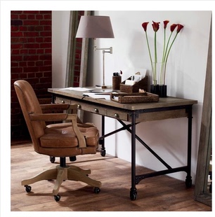 美式铁艺书桌复古做旧实木餐桌椅组合工业电脑桌简约现代咖啡桌子