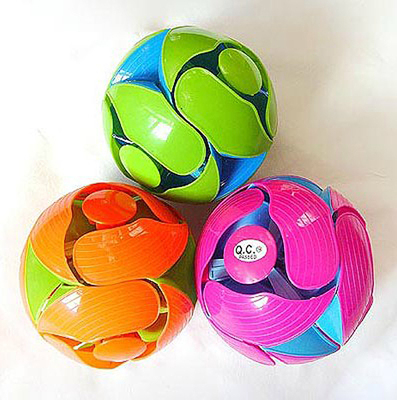 幼儿园儿童益智玩具变色魔术球双色变形球变身抛抛伸缩球一扔就变