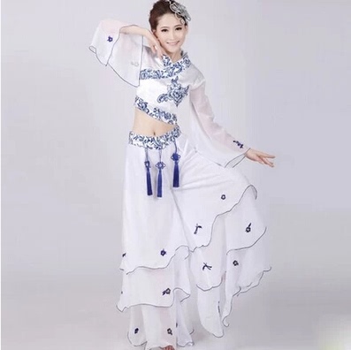 古典服装 青花瓷演出服 伴舞 民族舞蹈服 表演服 扇子秧歌服女装