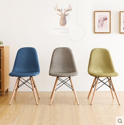 北欧家用伊姆斯软包布艺餐椅简约餐厅创意实木休闲靠背时尚椅子