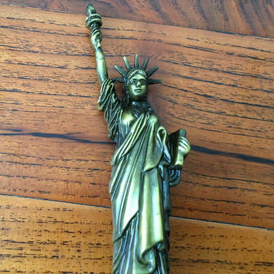 美国自由女神金属像家居饰品桌面摆件创意雕塑生日礼物爱情工艺品