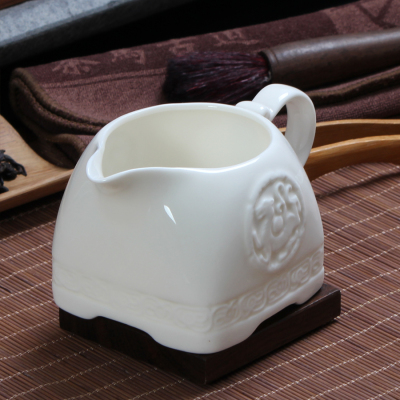 茗园梦白瓷公道杯德化陶瓷功夫茶具茶海普洱茶杯纯白浮雕龙平分杯