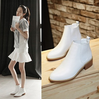 简单大方时尚白色靴子 低跟短筒靴 圆头方跟女靴 秋冬女鞋新款