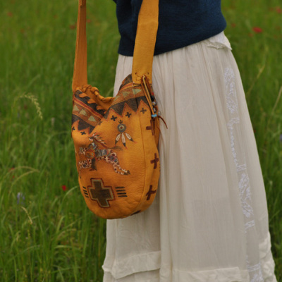 印第安手工艺术品系列 单肩可斜挎鹿皮流苏植物染色手绘包