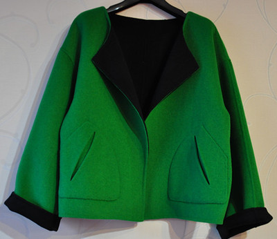 鸿思格  韩版宽松 圆领 长袖 短款 双面手缝 羊绒外套 绿色VS黑色