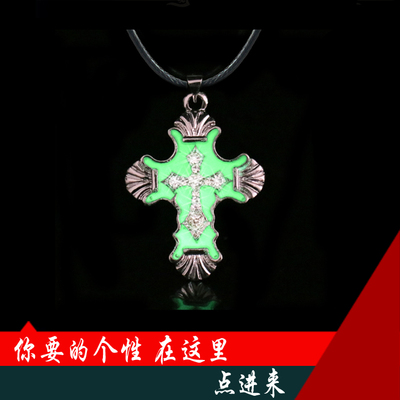 日韩十字架女夜光个性吊坠 基督教耶稣十字架男长款饰品学生项链