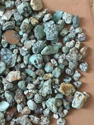 湖北天然绿松石原石原矿态绿松毛料桶珠隔片原矿高蓝瓷成品半成品