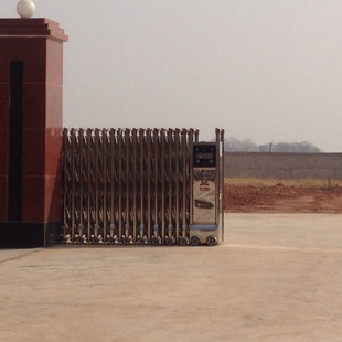 纳斯达碳纤科技 高新区孵化基地旁13米不锈钢门雄鹰系列