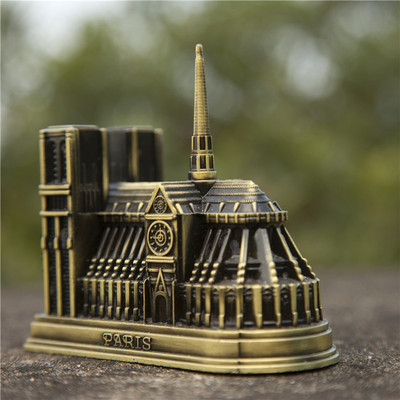 法国巴黎圣母院摆件创意金属天主教堂建筑模型生日礼物旅游纪念品