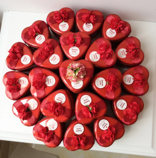喜糖盒批发婚庆用品结婚铁盒创意个性婚礼欧式心形花朵马口铁盒子