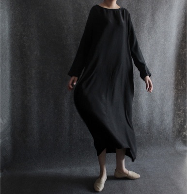 2016原创设计黑色简约铜氨丝宽松长袖口袋袍子连衣长裙